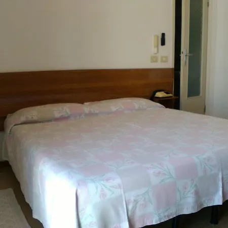 酒店 Faro 西尼加利亚